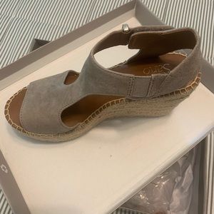 7 1/2 M Franco Sarto Wedges